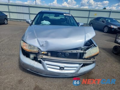 Piąte zdjęcie samochodu w środku: 2001 HONDA ACCORD EX VIN:1HGCG16591A041788 - miniatura