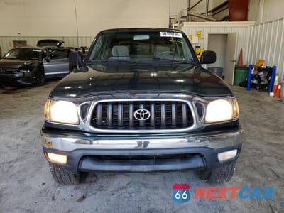 Piąte zdjęcie samochodu w środku: 2001 TOYOTA TACOMA XTRACAB VIN:5TEWM72N81Z730983 - miniatura