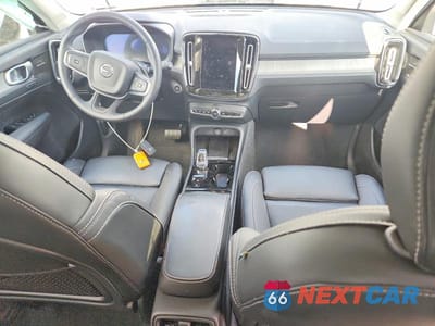 Zdjęcie 8 z 13 samochodu: 2024 VOLVO XC40 ULTIMATE VIN:YV4L12UM7R2346564 - miniatura