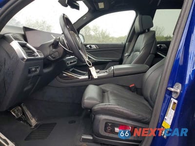 Zdjęcie 7 z 13 samochodu: 2023 BMW X7 M60I VIN:5UX33EM07P9P22727 - miniatura