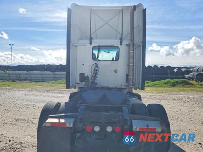 Zdjęcie 6 z 10 samochodu: 2016 KENWORTH T680 SEMI TRUCK VIN:1XKYA48X0GJ496516 - miniatura