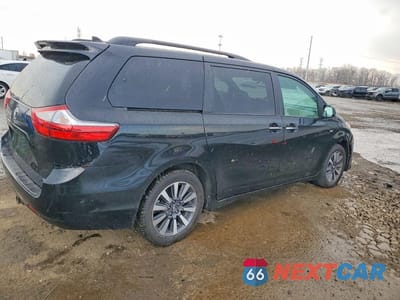 Trzecie zdjęcie samochodu z tyłu: 2018 TOYOTA SIENNA XLE 7-PASSENGER VIN:5TDDZ3DC8JS191033 - miniatura