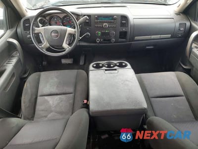 Zdjęcie 8 z 12 samochodu: 2013 GMC SIERRA K1500 SLE VIN:1GTR2VE7XDZ321811 - miniatura