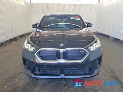 Piąte zdjęcie samochodu w środku: 2026 BMW X2 M35I VIN:WBX83GM05T5476963 - miniatura