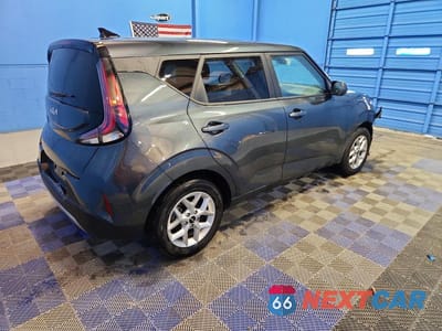 Trzecie zdjęcie samochodu z tyłu: 2025 KIA SOUL LX VIN:KNDJ23AU1S7261441 - miniatura