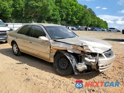 Czwarte zdjęcie samochodu z boku: 2001 TOYOTA CAMRY LE VIN:JT2BG22K810597889 - miniatura