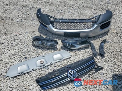 Zdjęcie 12 z 13 samochodu: 2018 VOLKSWAGEN TIGUAN LIMITED VIN:WVGBV7AX6JK000164 - miniatura
