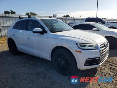 Czwarte zdjęcie samochodu z boku: 2018 AUDI Q5 PREMIUM PLUS VIN:WA1BNAFYXJ2007597 - miniatura