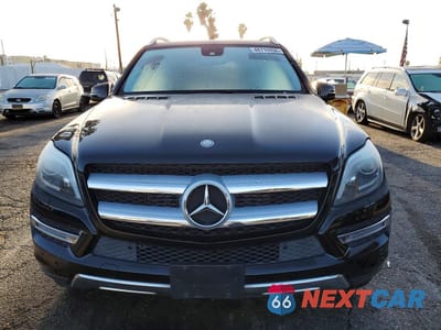 Piąte zdjęcie samochodu w środku: 2015 MERCEDES-BENZ GL 350 BLUETEC VIN:4JGDF2EE1FA551374 - miniatura