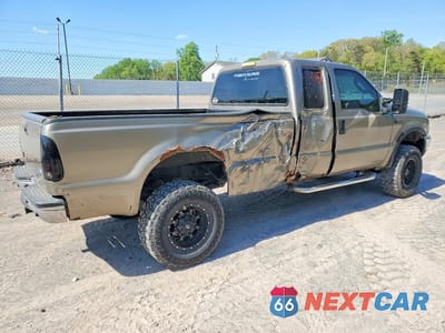 Trzecie zdjęcie samochodu z tyłu: 2004 FORD F250 SUPER DUTY VIN:1FTNX21S74EA92715 - miniatura