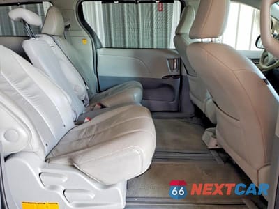 Zdjęcie 11 z 13 samochodu: 2011 TOYOTA SIENNA XLE 8-PASSENGER VIN:5TDYK3DC7BS139030 - miniatura