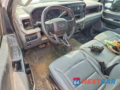 Zdjęcie 8 z 12 samochodu: 2024 FORD F450 VIN:1FT8W4DT7REE46529 - miniatura