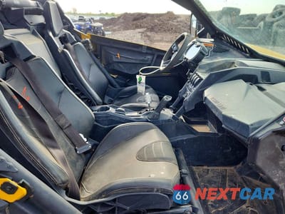 Piąte zdjęcie samochodu w środku: 2018 CAN-AM MAVERICK X3 UTILITY VEHICLE VIN:3JBVDAW48JK001033 - miniatura