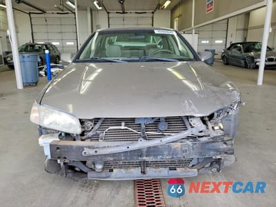 Piąte zdjęcie samochodu w środku: 1999 TOYOTA CAMRY LE VIN:4T1BG22K7XU600740 - miniatura