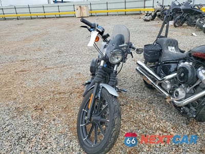 Drugie zdjęcie samochodu z przodu: 2020 HARLEY-DAVIDSON XL883 N VIN:1HD4LE212LB435945 - miniatura
