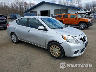 Czwarte zdjęcie samochodu z boku: 2013 NISSAN VERSA 1.6 S VIN:3N1CN7AP5DL853508 - miniatura