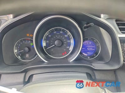 Zdjęcie 9 z 12 samochodu: 2018 HONDA FIT LX VIN:3HGGK5H42JM734068 - miniatura