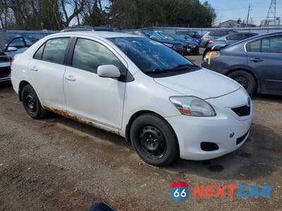 Czwarte zdjęcie samochodu z boku: 2012 TOYOTA YARIS FLEET VIN:JTDBT4K39CL040160 - miniatura