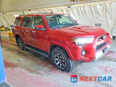 Czwarte zdjęcie samochodu z boku: 2019 TOYOTA 4RUNNER TRD OFF-ROAD PREMIUM VIN:JTEBU5JR4K5660275 - miniatura