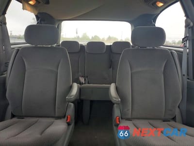 Zdjęcie 10 z 13 samochodu: 2006 DODGE GRAND CARAVAN SXT VIN:2D4GP44L36R600454 - miniatura