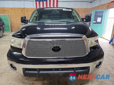 Piąte zdjęcie samochodu w środku: 2012 TOYOTA TUNDRA CREWMAX SR5 VIN:5TFEY5F15CX132081 - miniatura