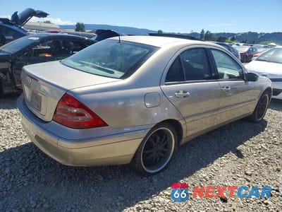 Trzecie zdjęcie samochodu z tyłu: 2001 MERCEDES-BENZ C 320 VIN:WDBRF64J31F050044 - miniatura