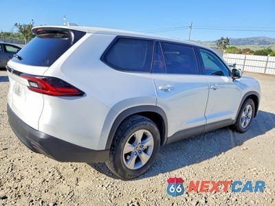 Trzecie zdjęcie samochodu z tyłu: 2025 TOYOTA GRAND HIGHLANDER HYBRID LE VIN:5TDACAB54SS049079 - miniatura