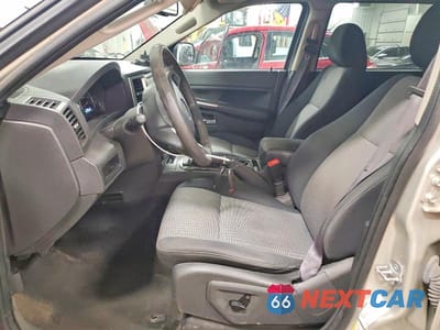 Zdjęcie 7 z 11 samochodu: 2010 JEEP GRAND CHEROKEE LAREDO VIN:1J4PR4GK7AC117460 - miniatura