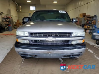 Piąte zdjęcie samochodu w środku: 2002 CHEVROLET SILVERADO K1500 VIN:2GCEK19T921346090 - miniatura