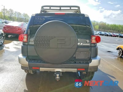Zdjęcie 6 z 13 samochodu: 2007 TOYOTA FJ CRUISER BASE VIN:JTEBU11F670096325 - miniatura