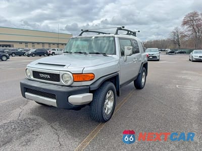 Drugie zdjęcie samochodu z przodu: 2007 TOYOTA FJ CRUISER BASE VIN:JTEBU11F870011999 - miniatura