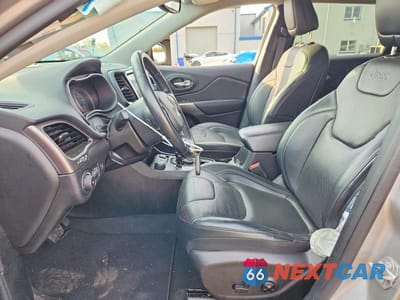 Zdjęcie 7 z 13 samochodu: 2019 JEEP CHEROKEE LIMITED VIN:1C4PJMDX6KD491468 - miniatura