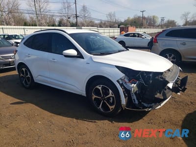 Czwarte zdjęcie samochodu z boku: 2023 FORD ESCAPE ST LINE SELECT VIN:1FMCU9NZ9PUA83858 - miniatura