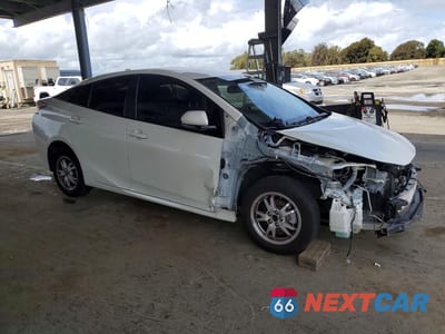 Czwarte zdjęcie samochodu z boku: 2017 TOYOTA PRIUS FOUR VIN:JTDKARFU2H3035914 - miniatura