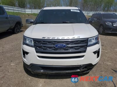Piąte zdjęcie samochodu w środku: 2018 FORD EXPLORER XLT VIN:1FM5K8D82JGB29408 - miniatura