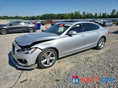2018 VOLVO S90 T5 MOMENTUM LVY982MK6JP034064 - główne zdjęcie licytacji z USA - miniatura