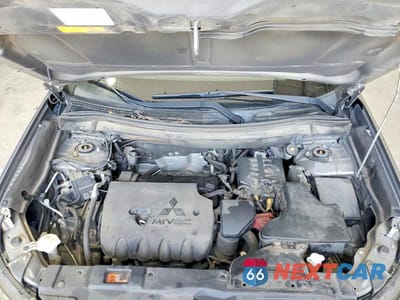 Zdjęcie 12 z 13 samochodu: 2016 MITSUBISHI OUTLANDER SE VIN:JA4AZ3A37GZ037650 - miniatura
