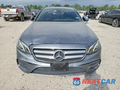 Piąte zdjęcie samochodu w środku: 2018 MERCEDES-BENZ E 300 VIN:WDDZF4JB3JA366260 - miniatura