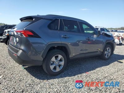 Trzecie zdjęcie samochodu z tyłu: 2025 TOYOTA RAV4 LE VIN:JTMMWRFV2SD339796 - miniatura
