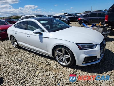 Czwarte zdjęcie samochodu z boku: 2018 AUDI A5 PREMIUM PLUS S-LINE VIN:WAUENCF56JA009158 - miniatura