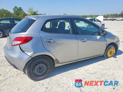 Trzecie zdjęcie samochodu z tyłu: 2013 MAZDA MAZDA2 VIN:JM1DE1KY1D0155156 - miniatura