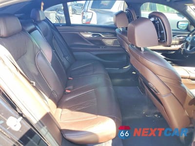 Zdjęcie 10 z 12 samochodu: 2016 BMW 740 VIN:WBA7E2C53GG547894 - miniatura