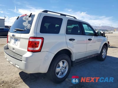 Trzecie zdjęcie samochodu z tyłu: 2011 FORD ESCAPE XLT VIN:1FMCU0D78BKB25467 - miniatura