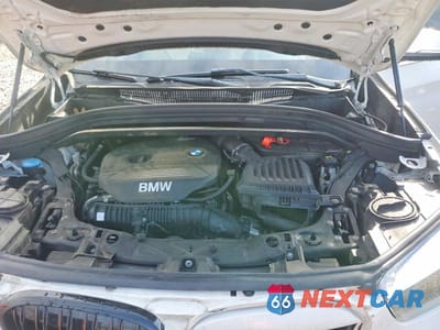 Zdjęcie 11 z 12 samochodu: 2017 BMW X1 XDRIVE28I VIN:WBXHT3C32H5F83385 - miniatura