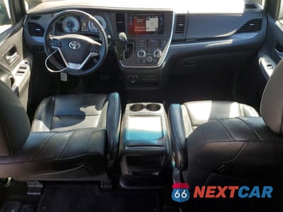 Zdjęcie 8 z 13 samochodu: 2016 TOYOTA SIENNA LE 8-PASSENGER VIN:5TDXK3DC4GS742181 - miniatura