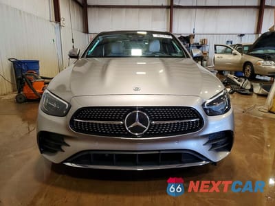 Piąte zdjęcie samochodu w środku: 2021 MERCEDES-BENZ E 350 4MATIC VIN:W1KZF8EB2MA934276 - miniatura