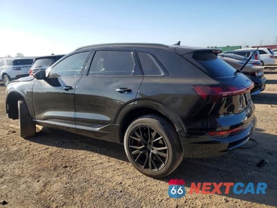 Drugie zdjęcie samochodu z przodu: 2021 AUDI E-TRON PRESTIGE VIN:WA1VAAGEXMB006726 - miniatura