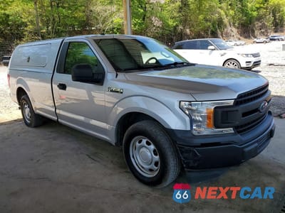 Czwarte zdjęcie samochodu z boku: 2019 FORD F150 VIN:1FTMF1C5XKKC61950 - miniatura