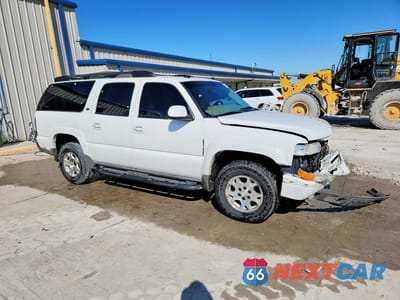 Czwarte zdjęcie samochodu z boku: 2004 CHEVROLET SUBURBAN K1500 VIN:3GNFK16Z14G313437 - miniatura