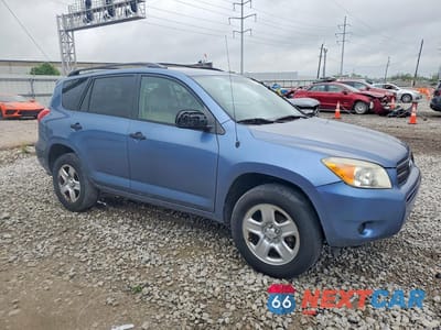 Czwarte zdjęcie samochodu z boku: 2006 TOYOTA RAV4 BASE VIN:JTMZD33V566009044 - miniatura